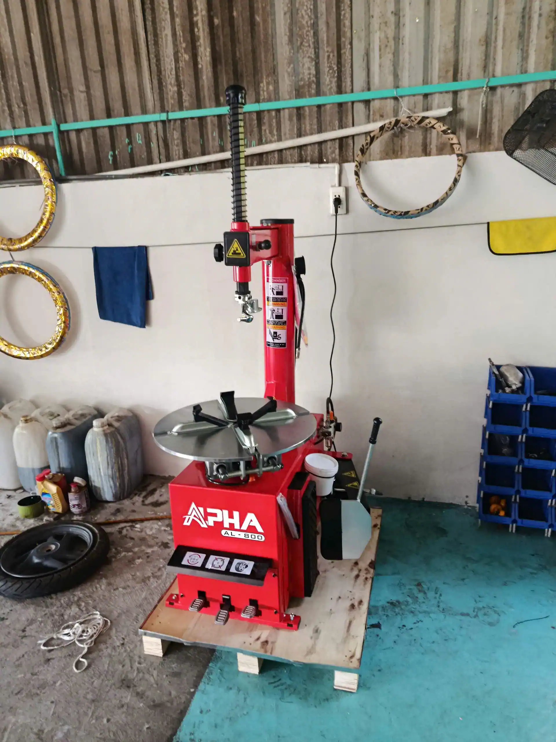 Hoàn thiện dự án máy tháo lốp ALPHA 800