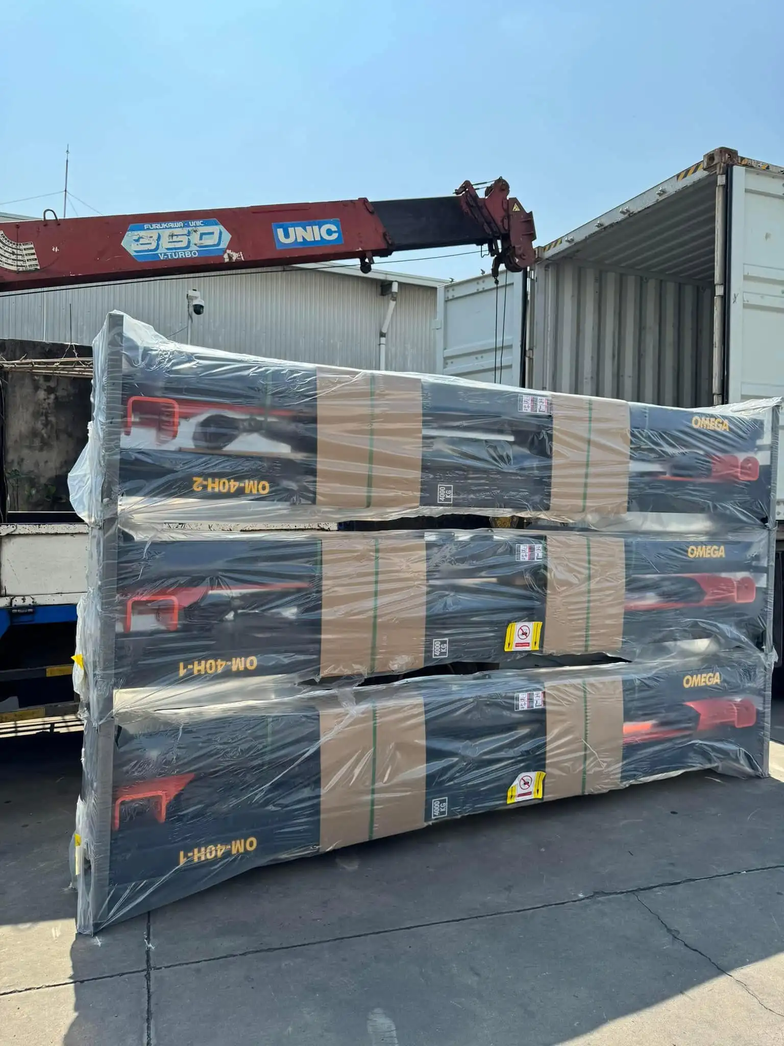 Container hàng thiết bị gara nhập khẩu chính ngạch