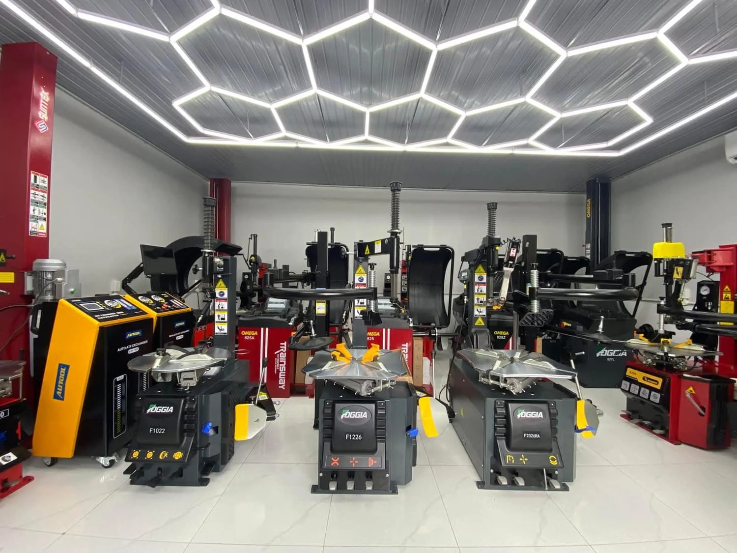 Khu trưng bày thiết bị bên trong