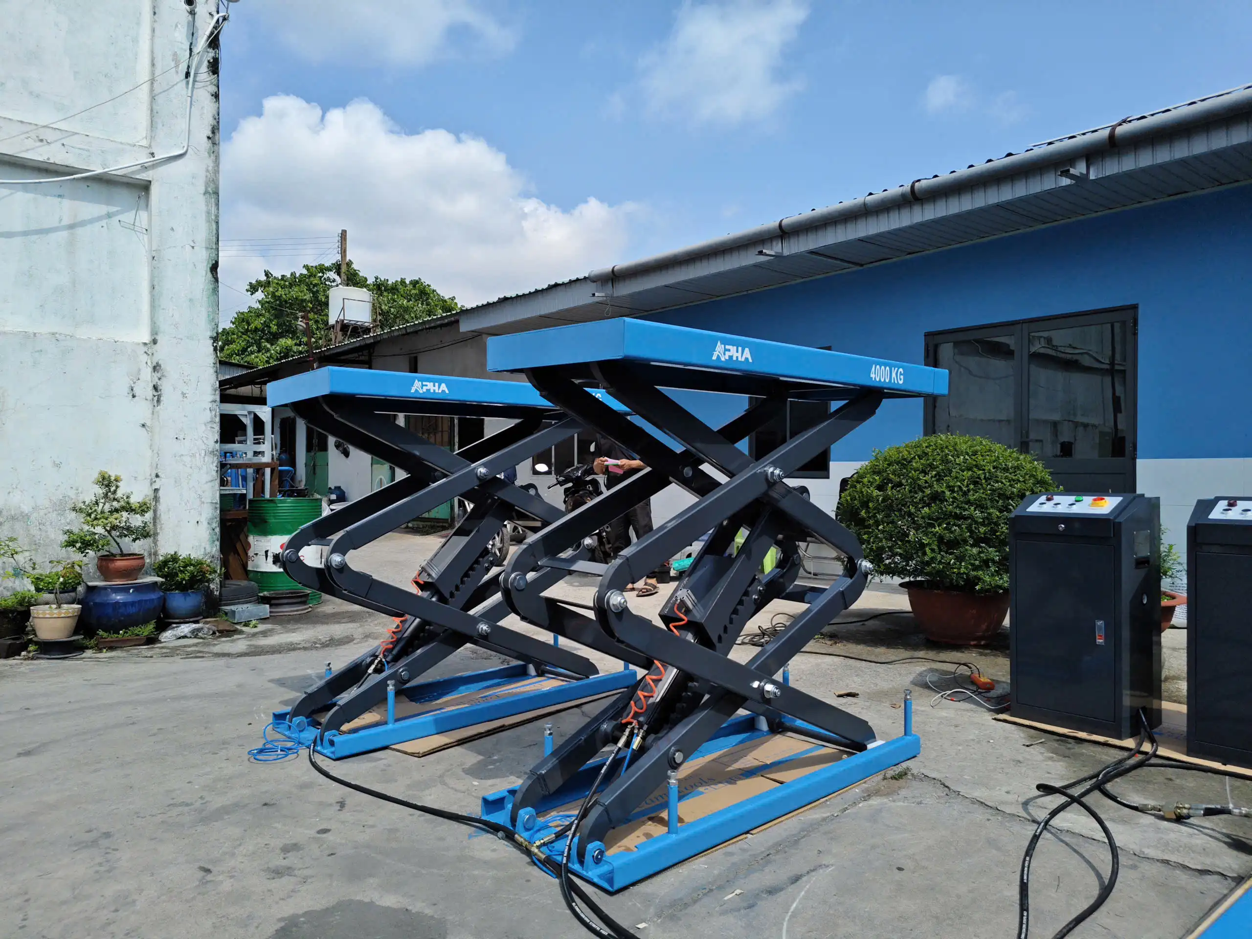Cầu Nâng Ô Tô Kiểu Xếp Âm Nền ALPha AL-4XA 2 Cầu Nâng Ô Tô Kiểu Xếp Âm Nền ALPha AL-4XA - Ảnh 2