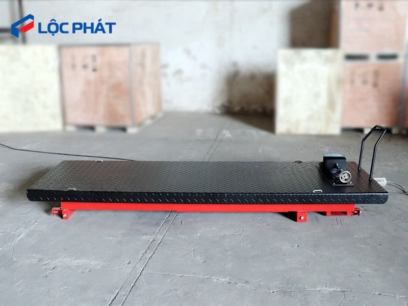 Hình ảnh bàn nâng xe mô tô phân khối lớn 500kg tại garage