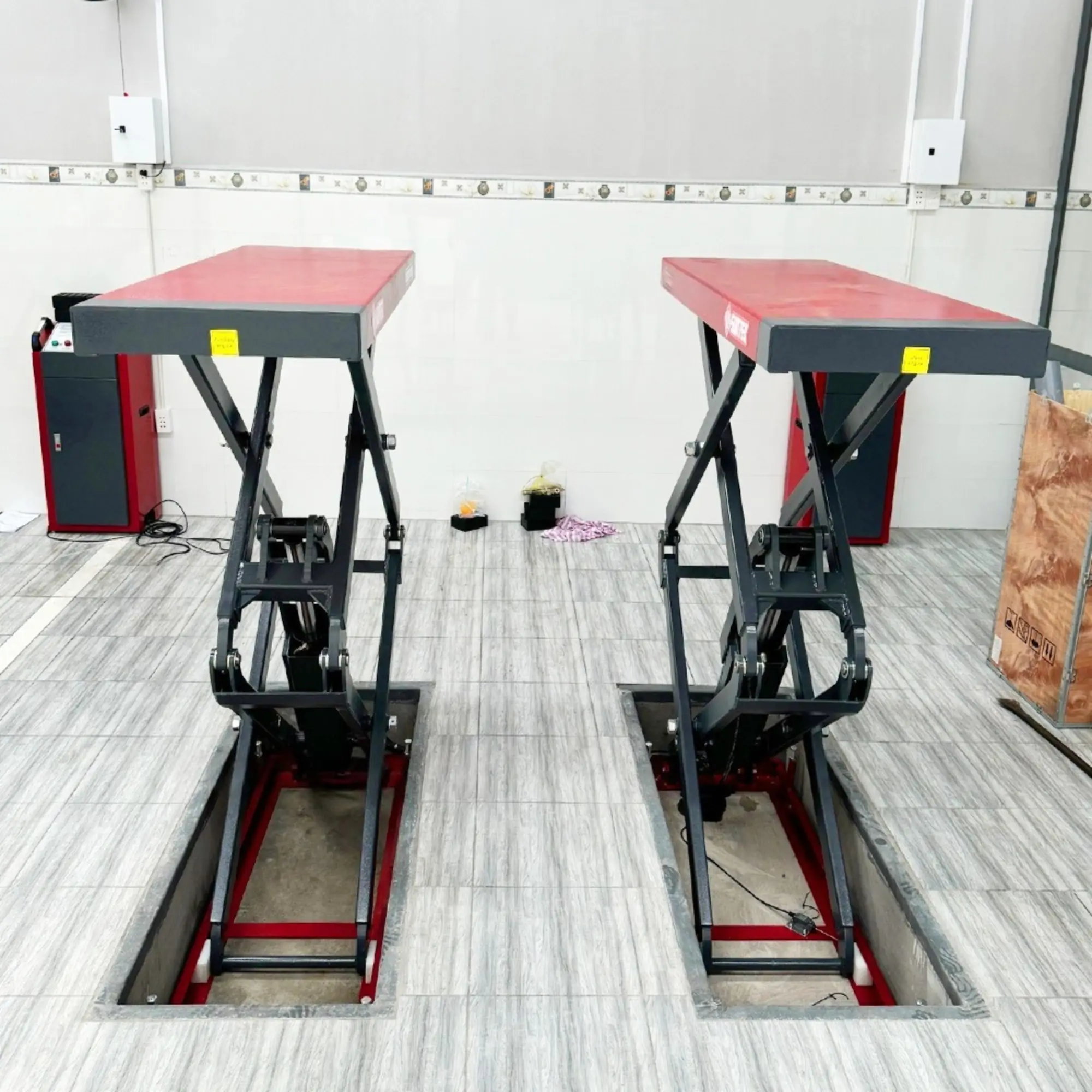 Cầu nâng cắt kéo âm nền SUNTEK 3500S lắp âm sàn garage