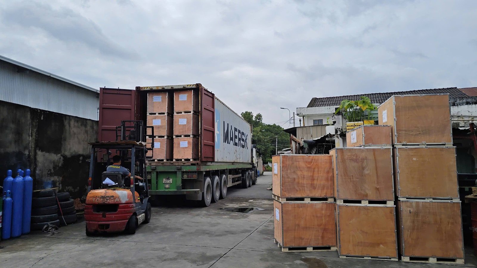 Bảng Giá Máy Ra Vào Lốp Xe Máy, Ô Tô, Xe Tải Mới Nhất 2026 67 Bảng giá máy ra vào lốp 2026 - Kho hàng máy tháo vỏ về công liên tục