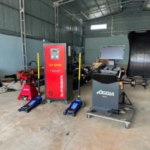 Máy Cân Bằng Lốp Ô Tô Foggia 827X | Thiết Bị Detailing Cao Cấp 28 Máy cân bằng lốp Foggia 827X cùng các thiết bị sửa chữa xe hơi khác.