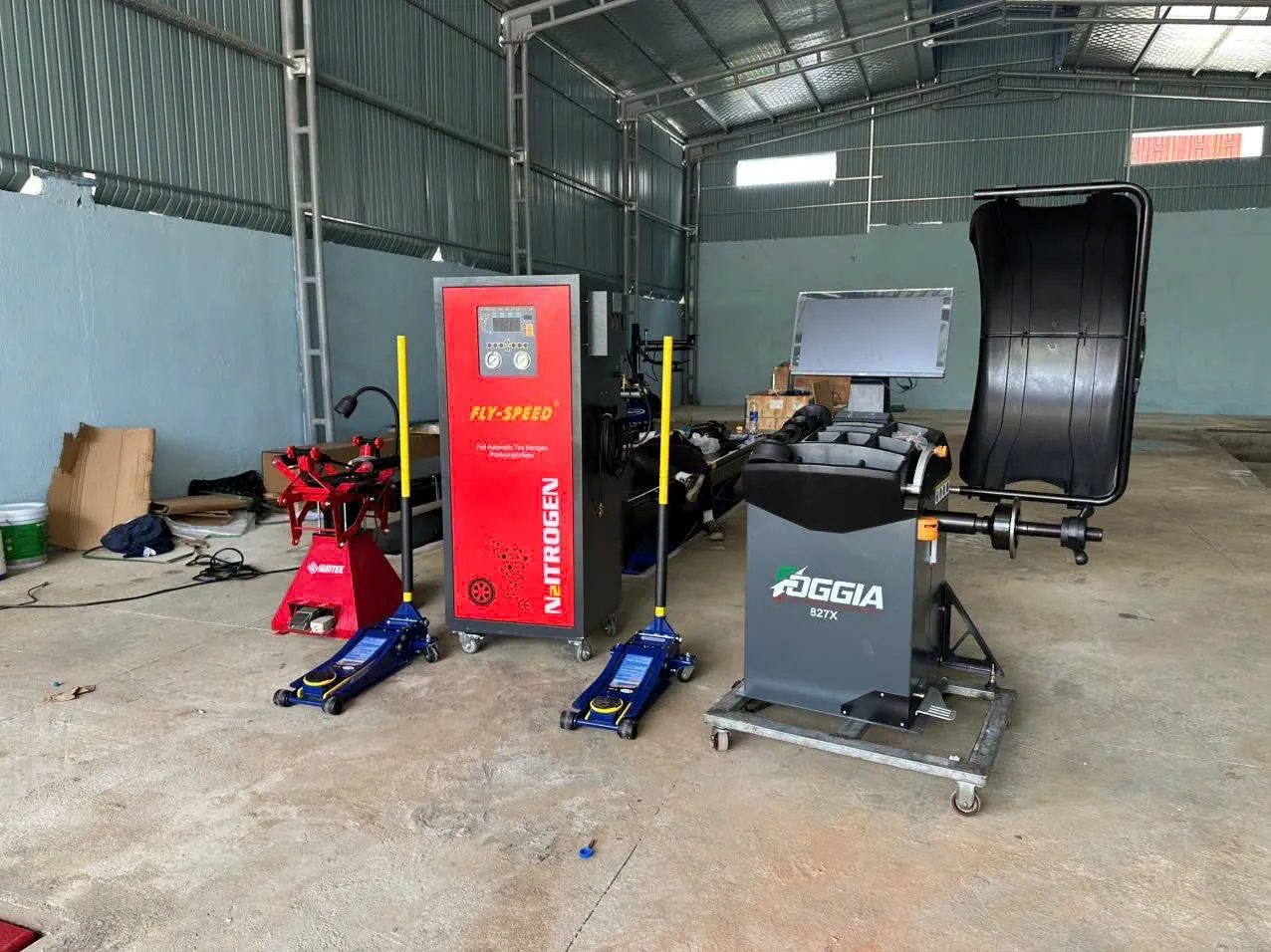 Máy Cân Bằng Lốp Ô Tô Foggia 827X | Thiết Bị Detailing Cao Cấp 42 Trang bị đầy đủ máy cân bằng lốp tự động Foggia cho xưởng mới