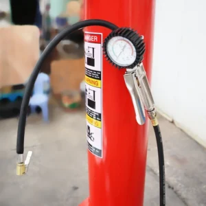 Top 1 Máy Tháo Vỏ Xe Du Lịch SunTek LP-930 Khóa Hơi 17 Máy tháo vỏ SUNTEK LP-930 (Khóa Hơi) với góc nhìn từ phía trước và một phần cạnh bên, thể hiện sự mạnh mẽ và hiện đại.