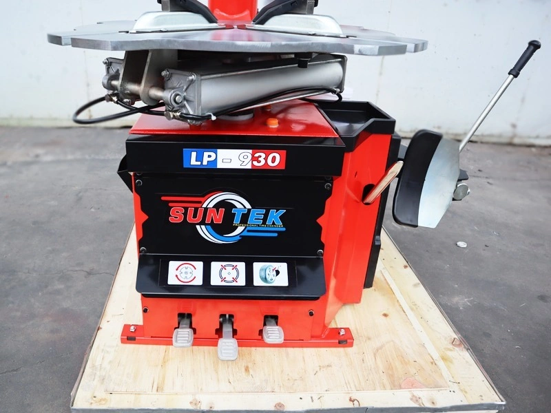Top 1 Máy Tháo Vỏ Xe Du Lịch SunTek LP-930 Khóa Hơi 40 Góc nhìn chéo máy tháo vỏ xe du lịch SunTek LP-930