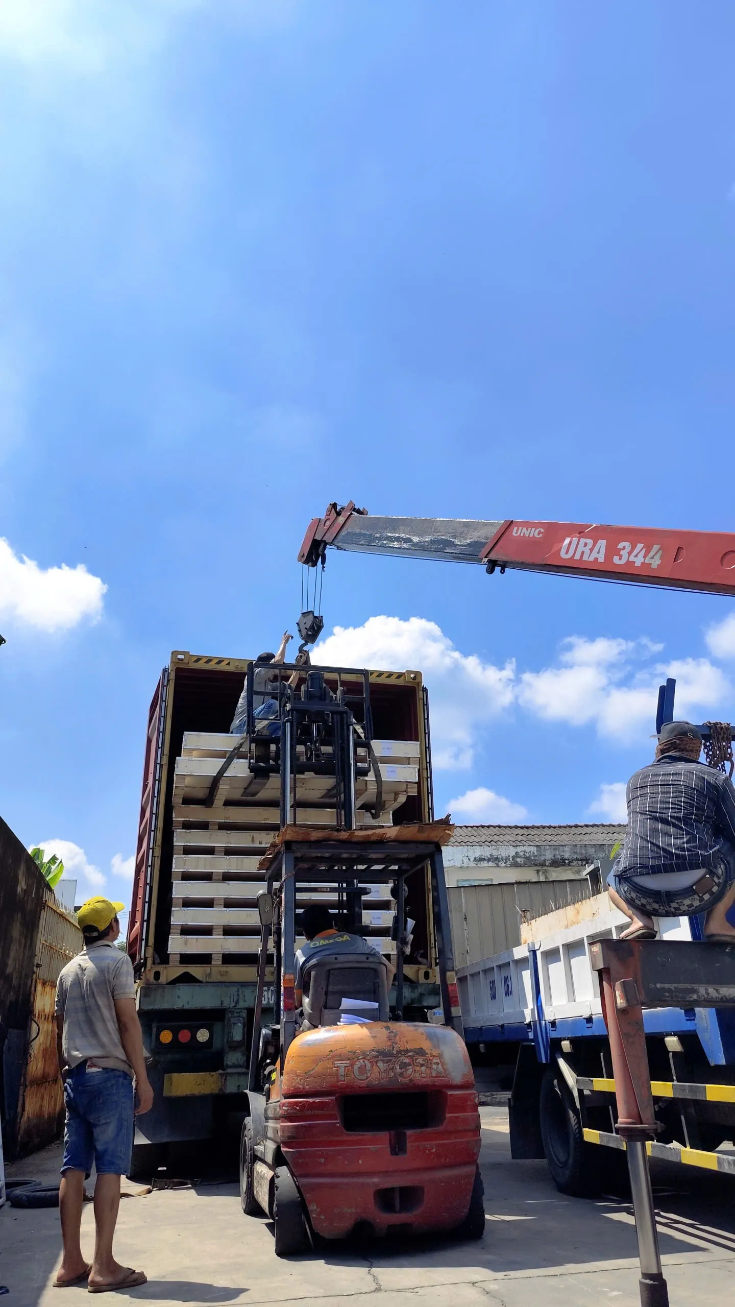 Cầu nâng 2 trụ SUNTEK 4000T