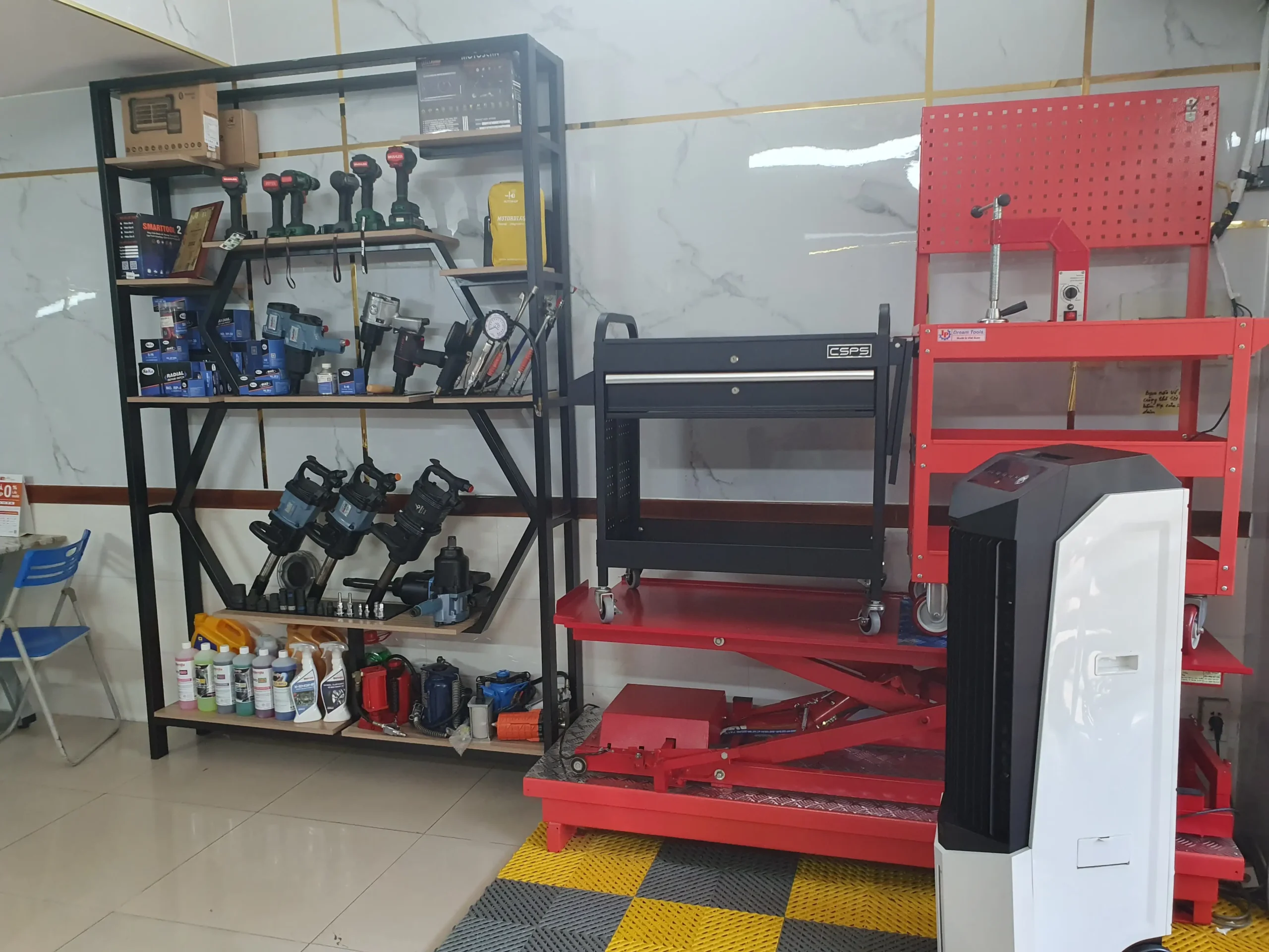 Kệ sắt đứng đựng dụng cụ sửa chữa xe - thiết bị garage không thể thiếu