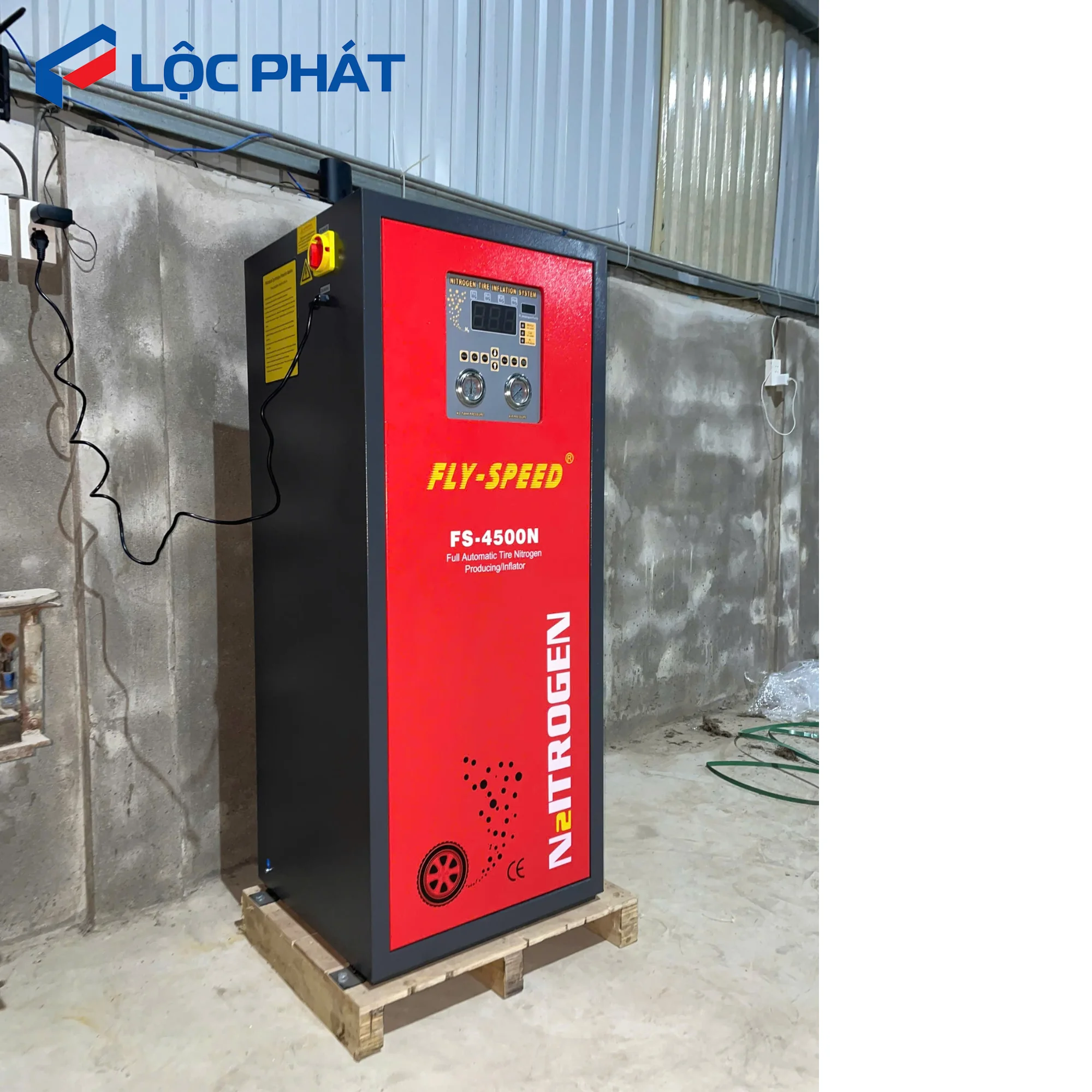 Hệ thống van xả và bình tích áp lực 70L phía sau thiết bị Máy Bơm Khí Nitơ Lốp Xe FLY-SPEED