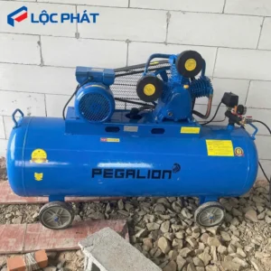 Máy Nén Khí Pegalion 3HP 180L 12.5Bar - Giá Tốt Số 1 2026 6 Máy nén khí Pegasus 2 cấp nén 3HP-180L-12,5Bar đặt ngoài trời.
