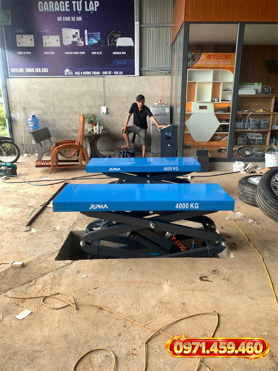 Cầu nâng cắt kéo âm nền Alpha 4 tấn vận hành tại Garage Tự Lập Chư Sê Gia Lai