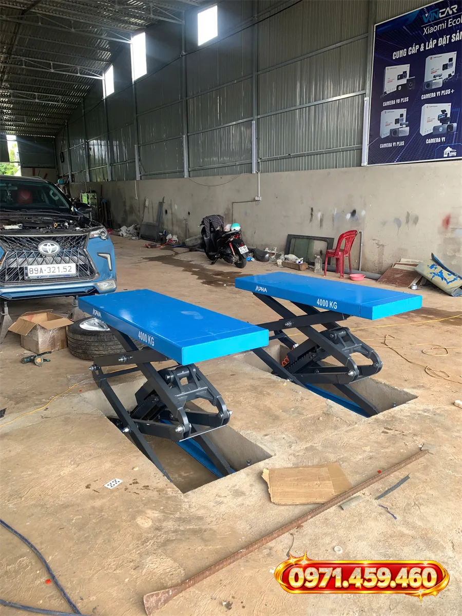 Cầu nâng cắt kéo Alpha 4000kg cơ cấu khóa hãm an toàn cơ khí tự động