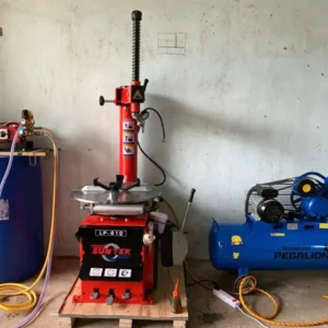 Máy nén khí Pegalion 2HP 120L và máy tháo vỏ Suntek LP-810 tại tiệm sửa xe