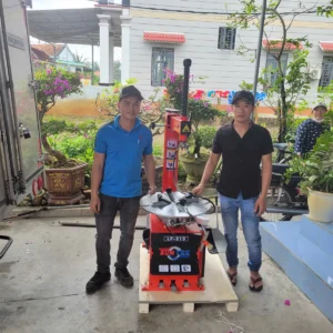 Giao máy tháo vỏ SUNTEK LP-810 tận nhà khách hàng bằng xe tải chuyên dụng